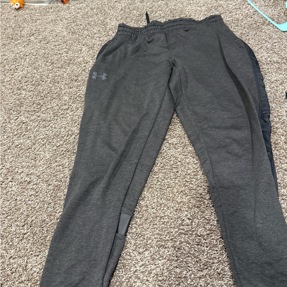 🍌Under Armour Charcoal Athletic Pants barely worn - Picture 1 of 8